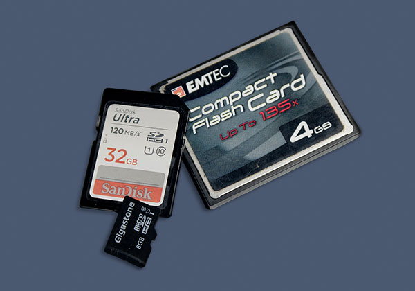 Odzyskiwanie danych z karty SD Karta CF Karta microSD
